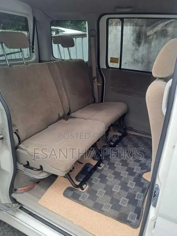 Daihatsu Attrai 2016