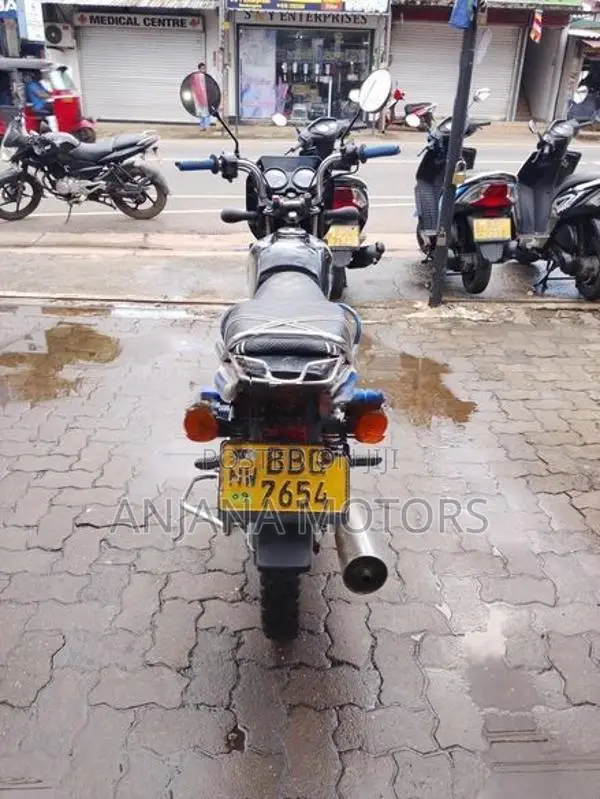 Bajaj CT100 2014