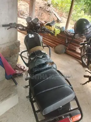Bajaj Boxer 2000