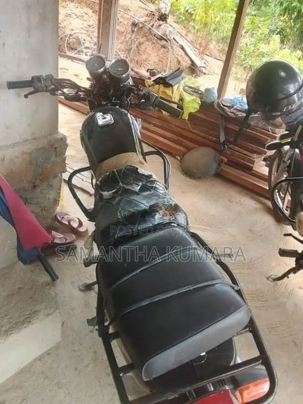 Bajaj Boxer 2000