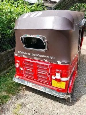 Bajaj RE yo 2011