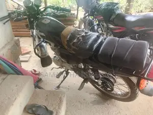 Bajaj Boxer 2000