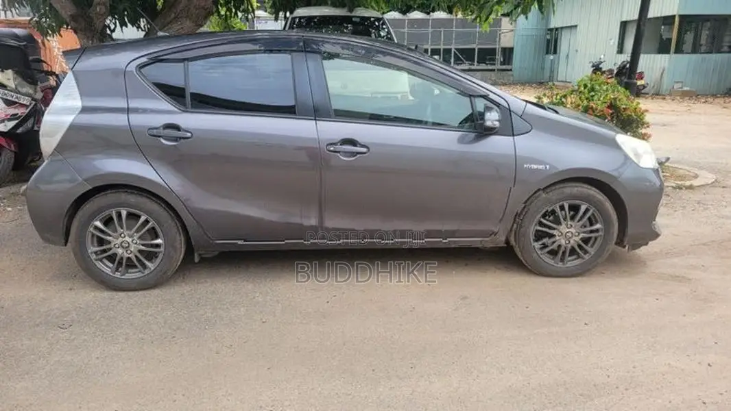 Toyota Aqua 2013