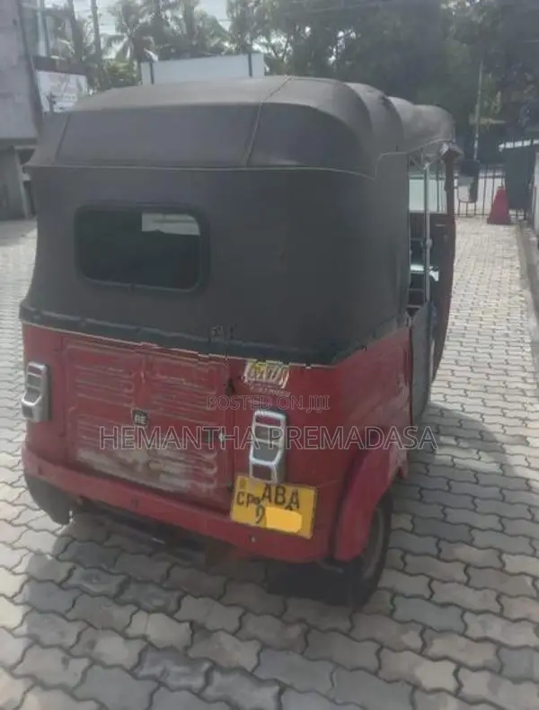 Bajaj RE 2015