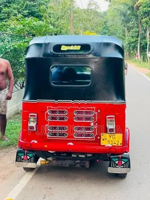 Bajaj RE 2010