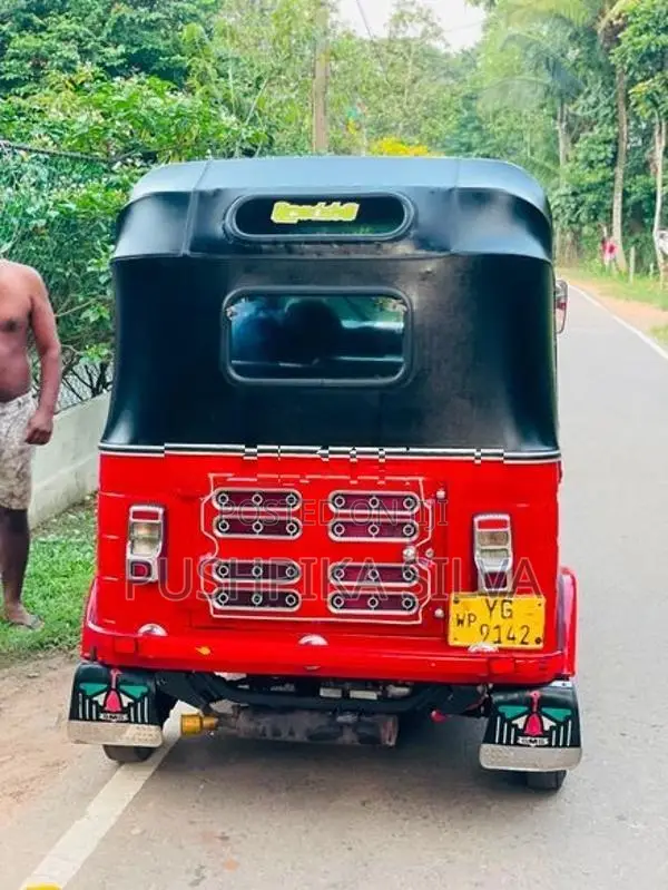 Bajaj RE 2010