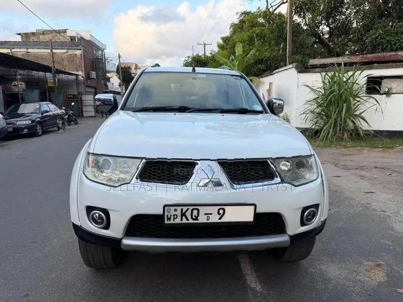 Mitsubishi Montero Sport 2011
