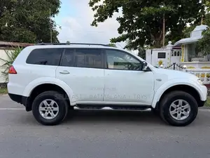 Mitsubishi Montero Sport 2011