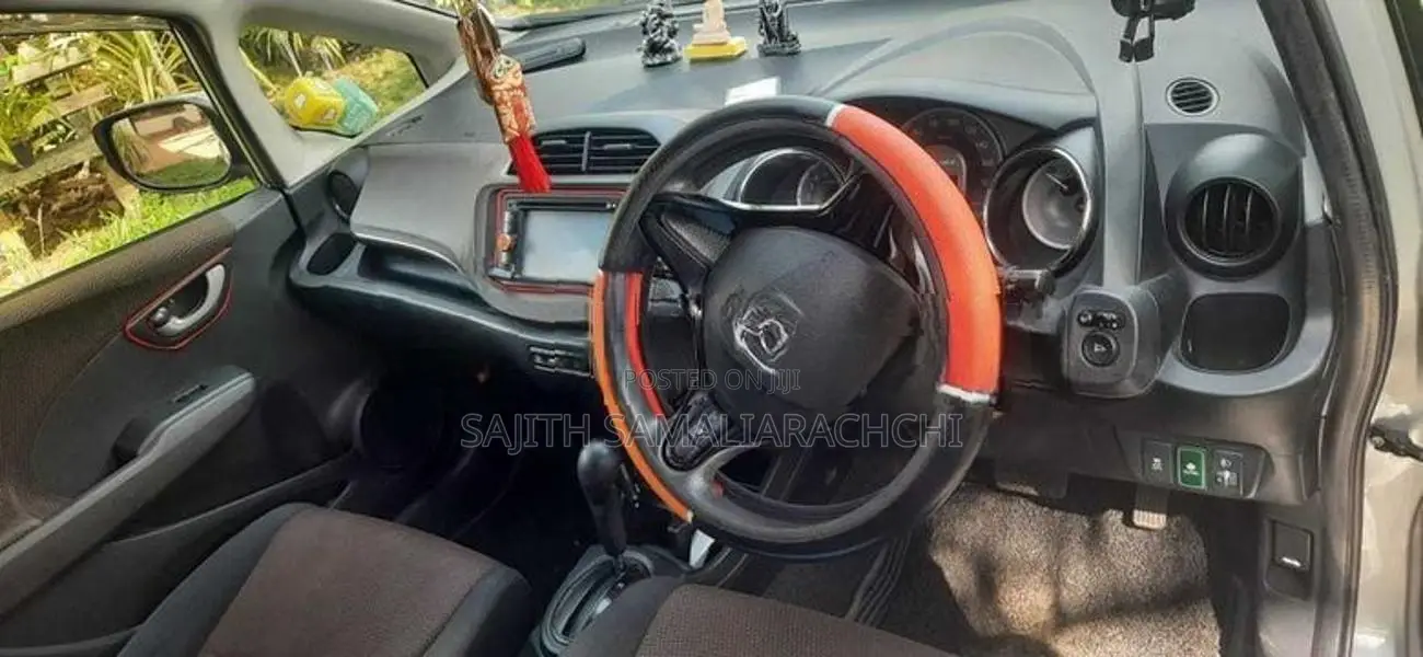 Honda Fit Shuttle 2013
