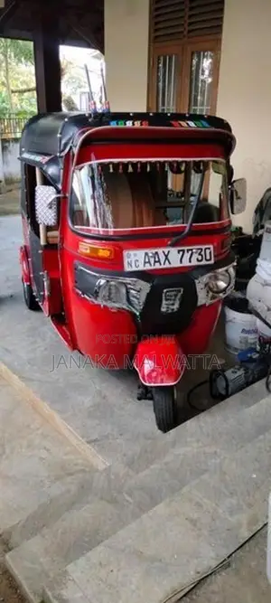 Bajaj RE 2015