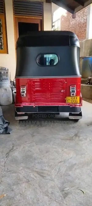 Bajaj RE 2015