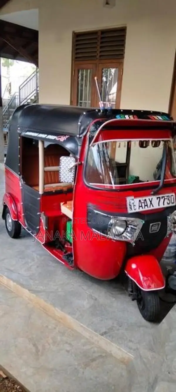 Bajaj RE 2015