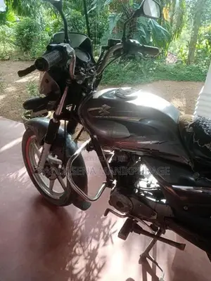 Bajaj Platina 100 2016