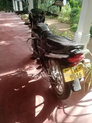 Bajaj Platina 100 2016