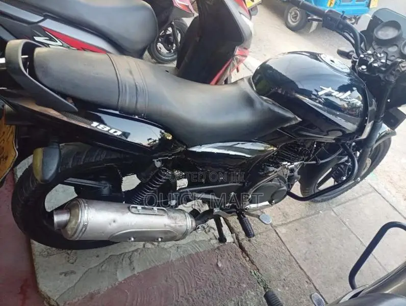 Bajaj Pulsar 180 2006
