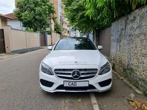 Mercedes Benz C300 Premium Plus 2015