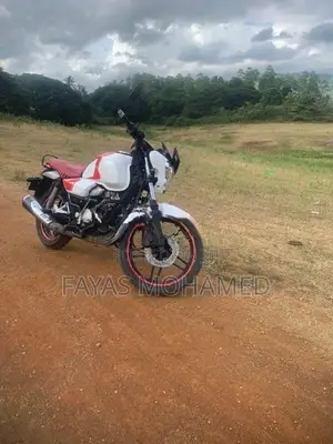 Bajaj V15 2016