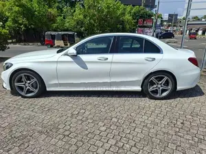 Mercedes Benz C300 Premium Plus 2015