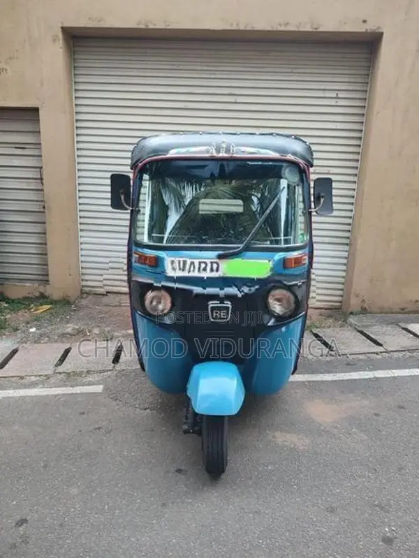 Bajaj RE 2017