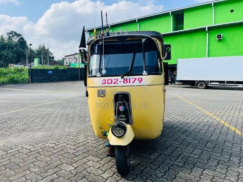 Bajaj RE 1999