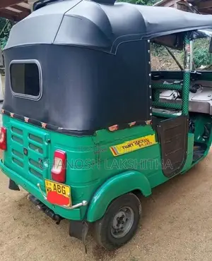 Bajaj RE 2015