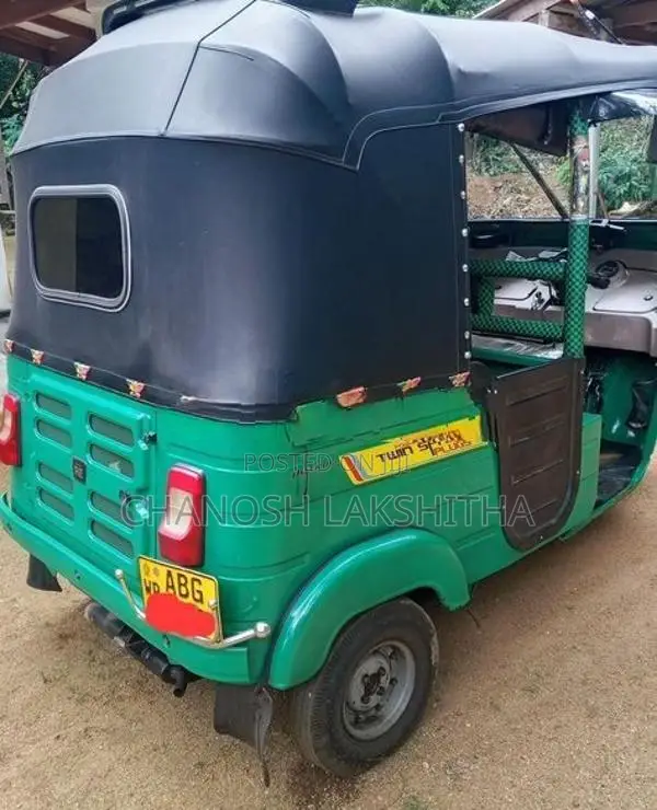 Bajaj RE 2015
