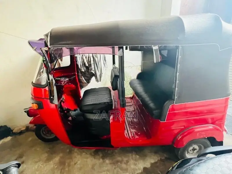 Bajaj RE 2000