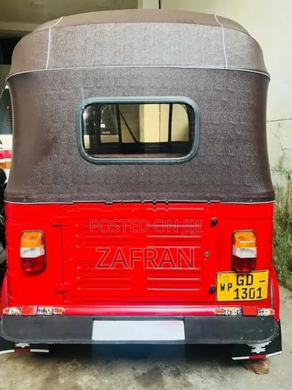 Bajaj RE 2000