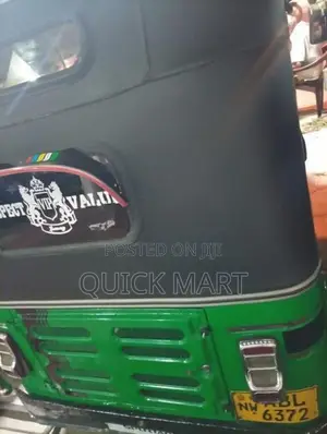 Bajaj RE 2017