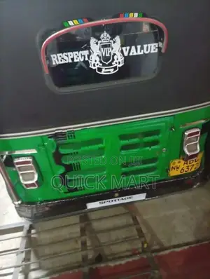 Bajaj RE 2016