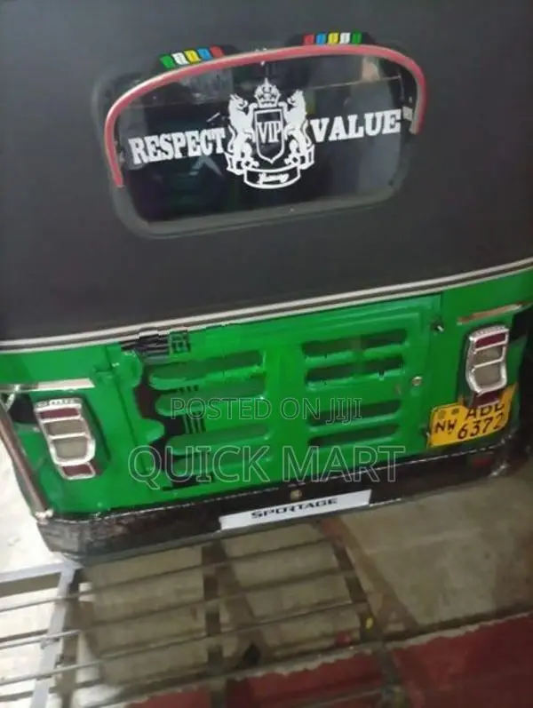 Bajaj RE 2016