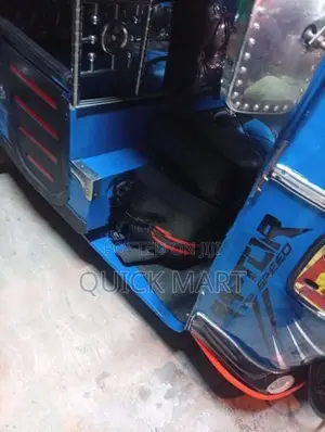 Bajaj RE 2018