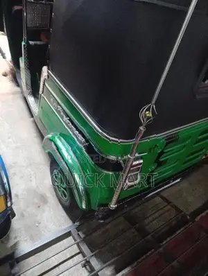 Bajaj RE 2016