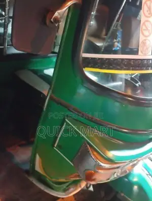 Bajaj RE 2015