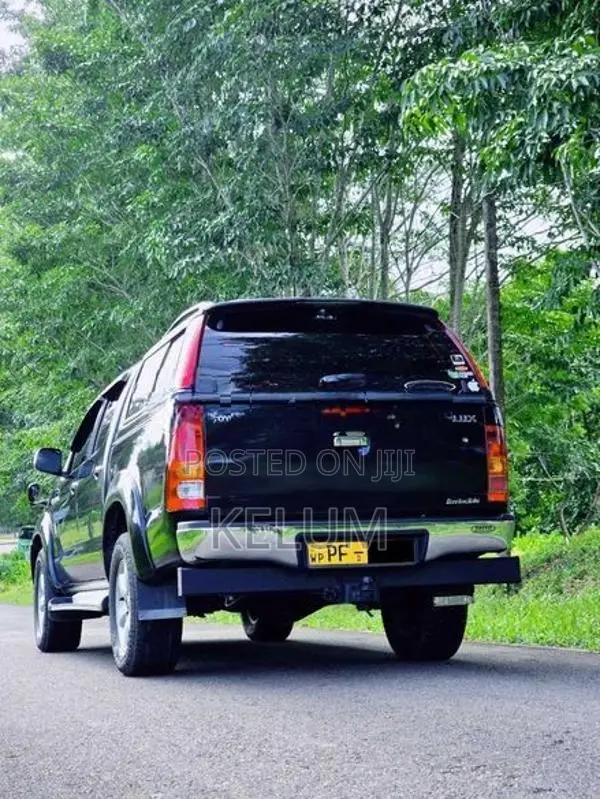 Toyota Hilux 2011