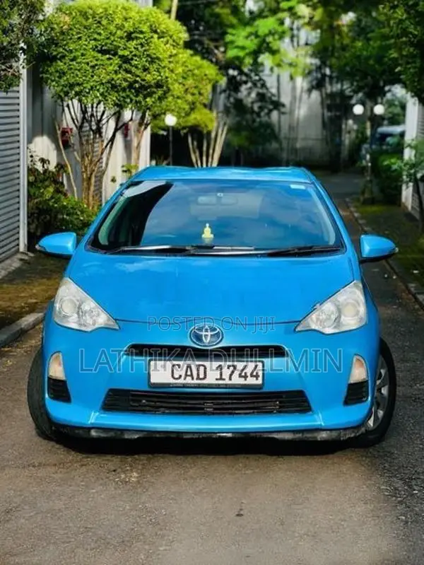 Toyota Aqua S Grade 2013