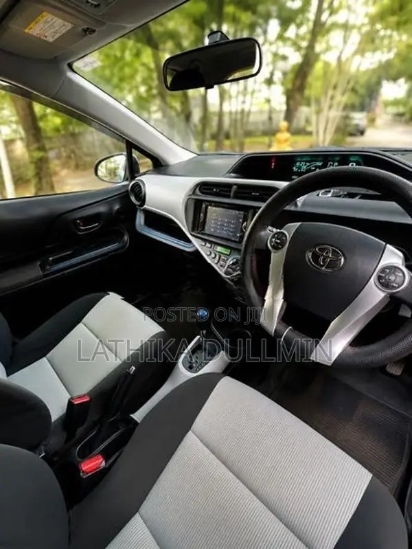 Toyota Aqua S Grade 2013
