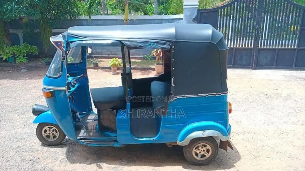 Bajaj RE 2004