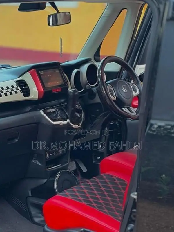 Honda N-Box 2015