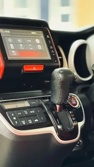 Honda N-Box 2015