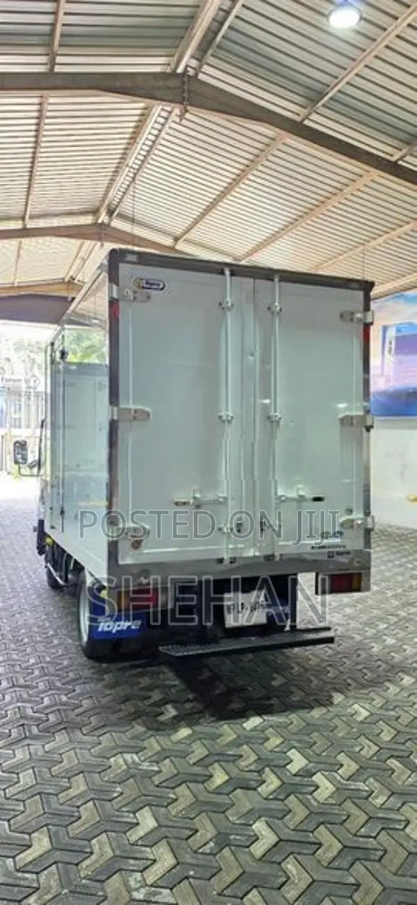 Isuzu Elf Freezer Truck 10.5ft 2018