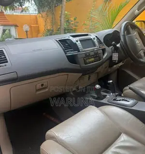 Toyota Fortuner 2013
