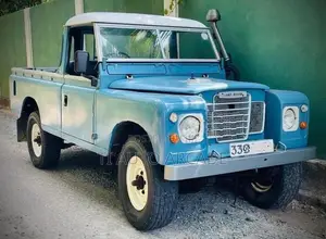 Land Rover Defender 1977