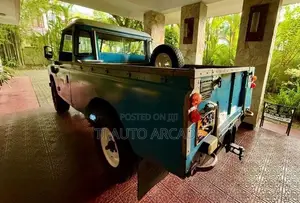 Land Rover Defender 1977