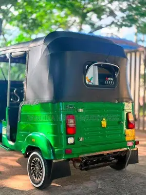Bajaj RE 2015