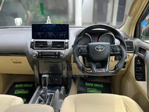 Toyota Land Cruiser Prado 2014