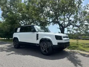 Land Rover Defender 7 Seater 2026