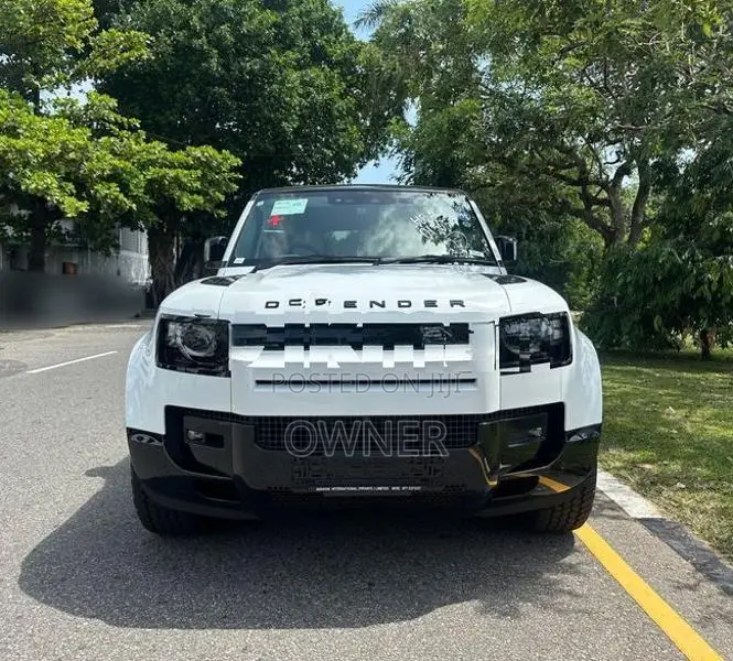 Land Rover Defender 7 Seater 2026