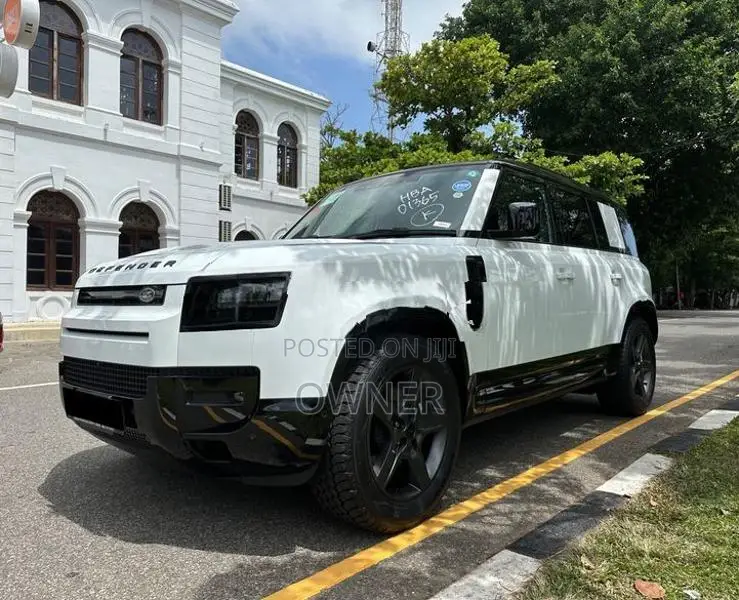 Land Rover Defender 7 Seater 2026