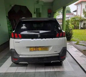 Peugeot 5008 Allure Premium 2019